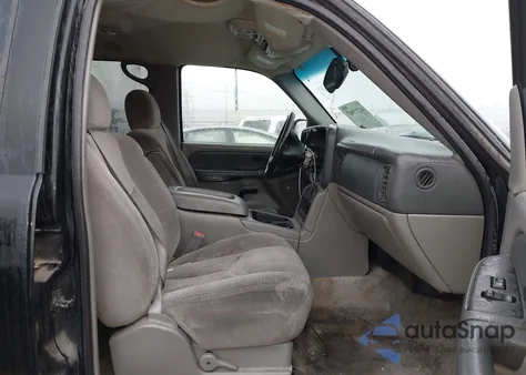 2003 Chevrolet Tahoe Ls z USA, uszkodzony, nr VIN 1GNEC13V83R118282